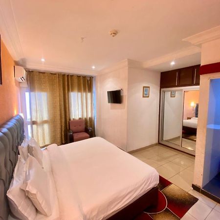 Fini Hotel Bobende Лимбе Экстерьер фото