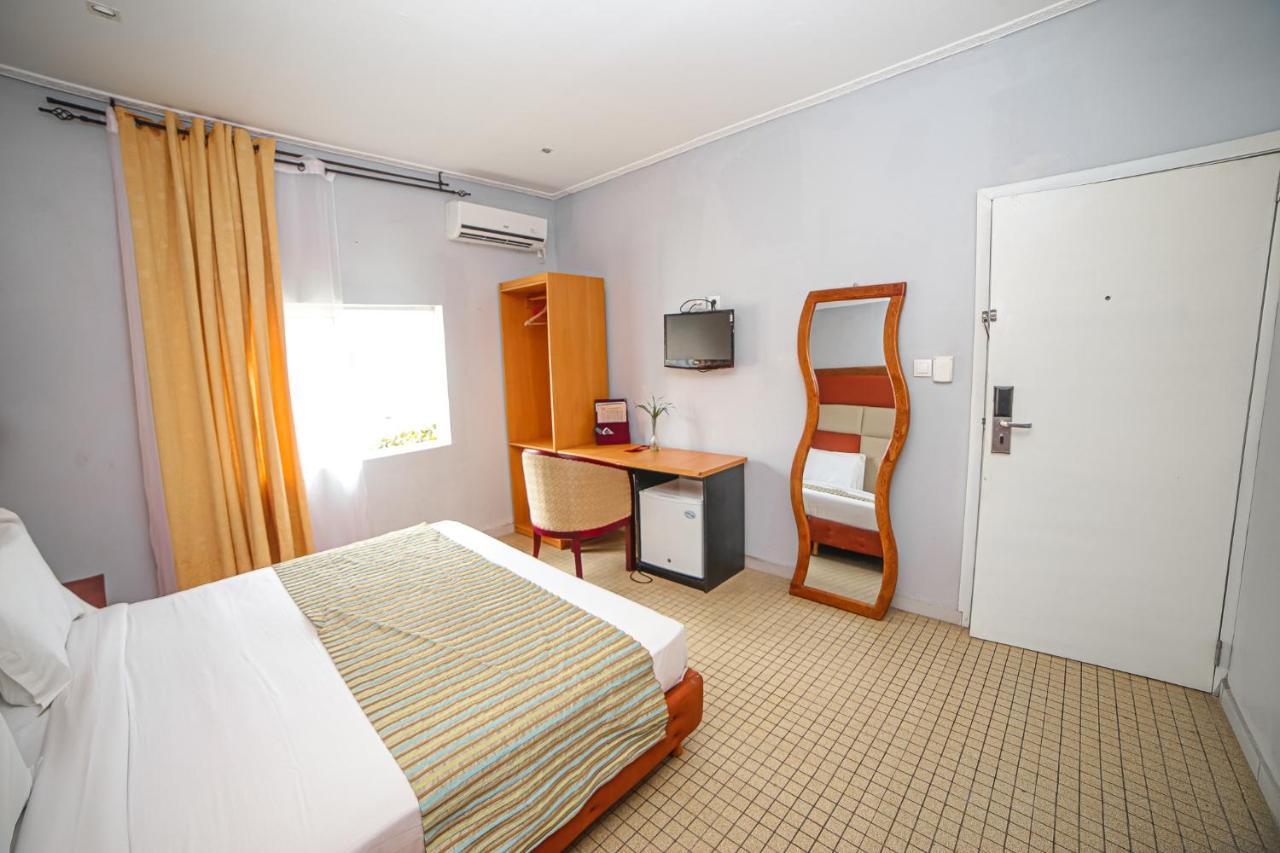 Fini Hotel Bobende Лимбе Экстерьер фото