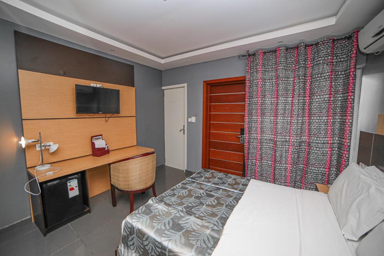 Fini Hotel Bobende Лимбе Экстерьер фото