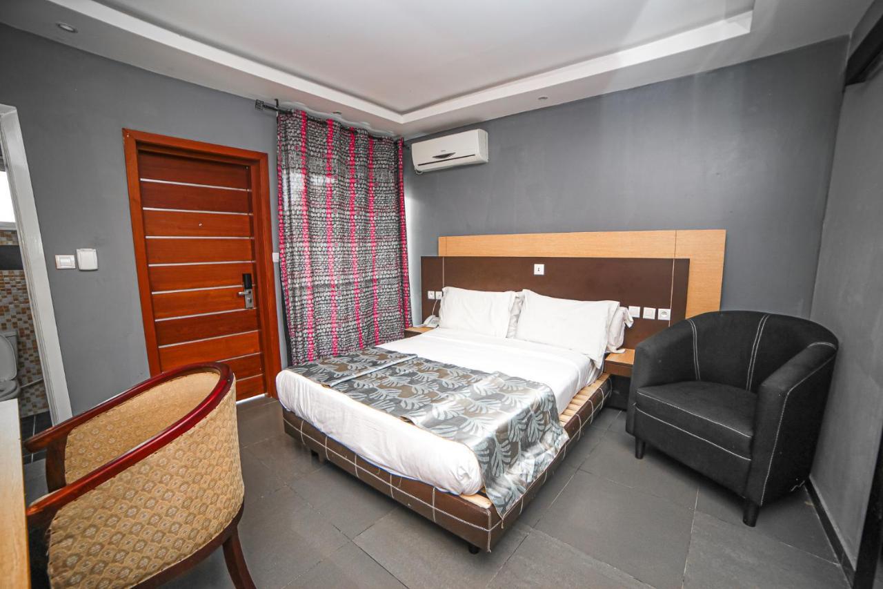 Fini Hotel Bobende Лимбе Экстерьер фото