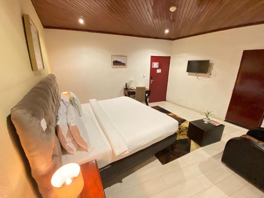 Fini Hotel Bobende Лимбе Экстерьер фото