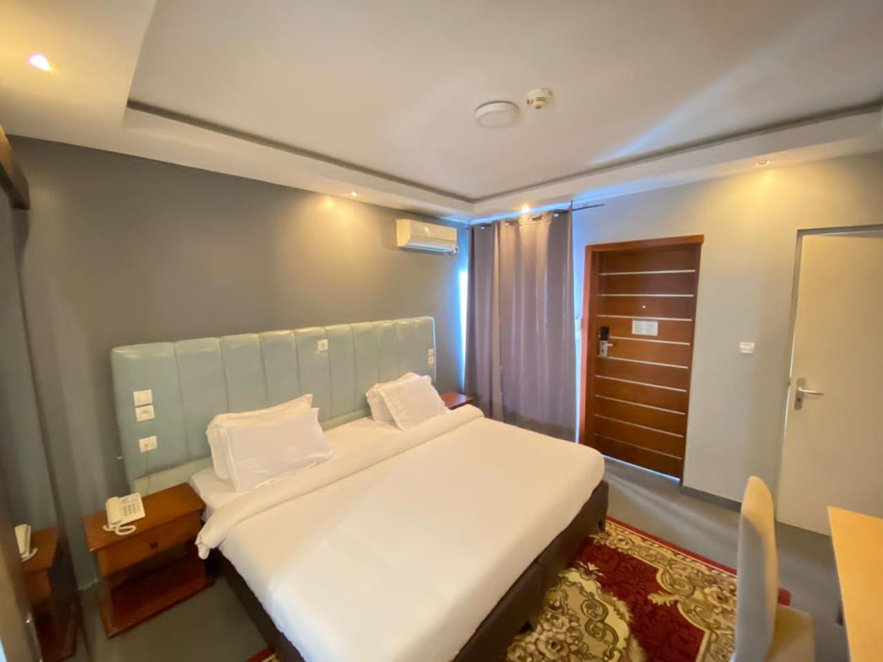 Fini Hotel Bobende Лимбе Экстерьер фото