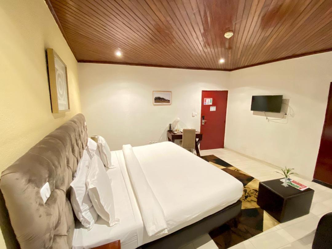 Fini Hotel Bobende Лимбе Экстерьер фото