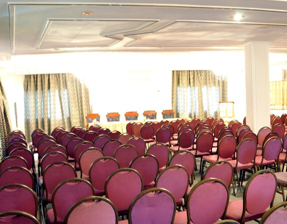 Fini Hotel Bobende Лимбе Экстерьер фото