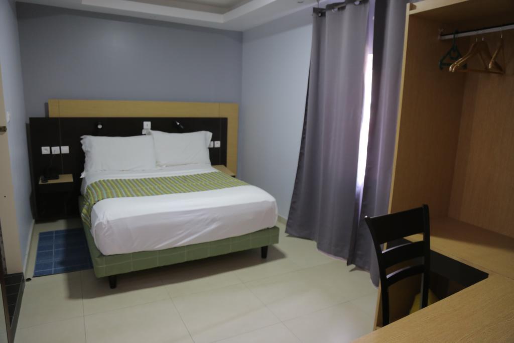 Fini Hotel Bobende Лимбе Экстерьер фото