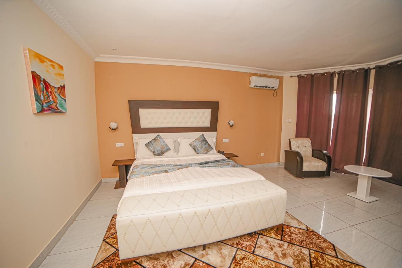 Fini Hotel Bobende Лимбе Экстерьер фото