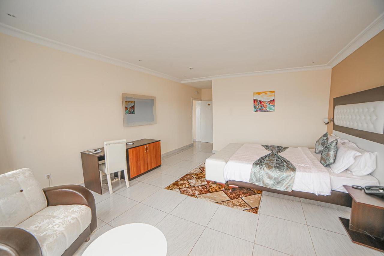 Fini Hotel Bobende Лимбе Экстерьер фото
